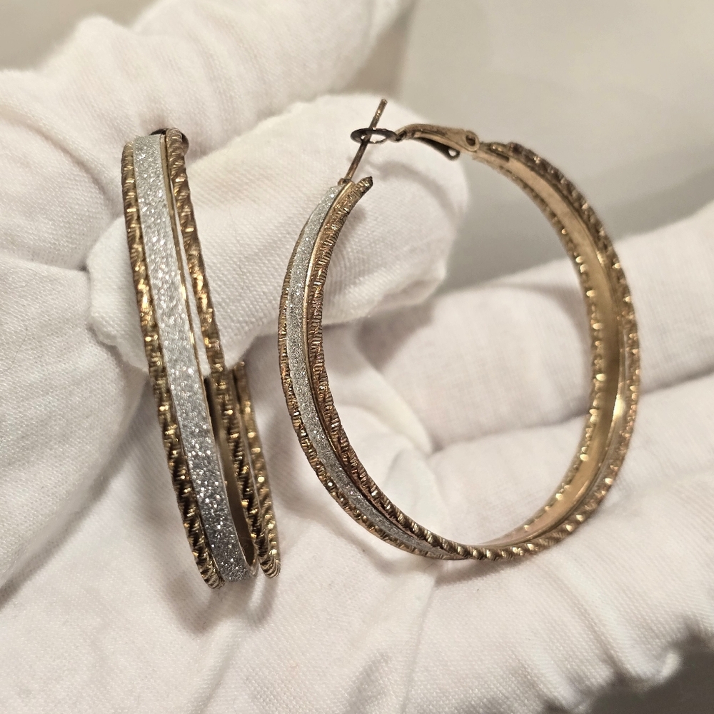 Y2K 00s 1.75" Gold Tone & White Sparkly Band Leverback Hoops Fashion Earrings